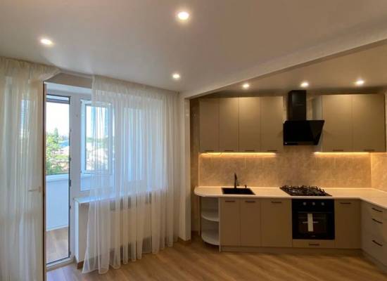 3-кімнатна квартира, 94,00 м², Ніщинського Композитора вул. — фото 1