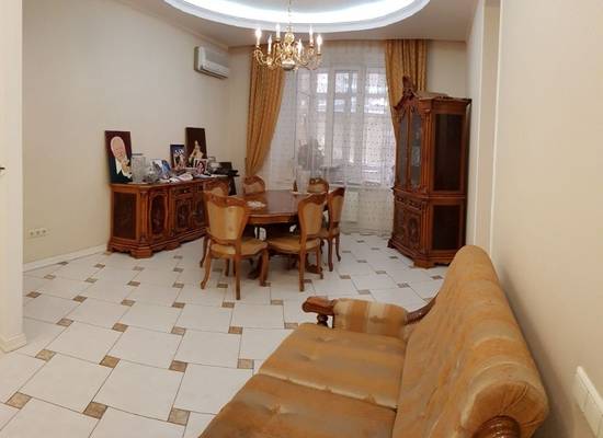 4-кімнатна квартира, 192,00 м², Екатерининская пл. — фото 1